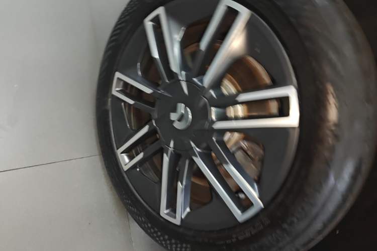 Used Nio EC6 2020 430 km Sport Version Right Rear Wheel Hub