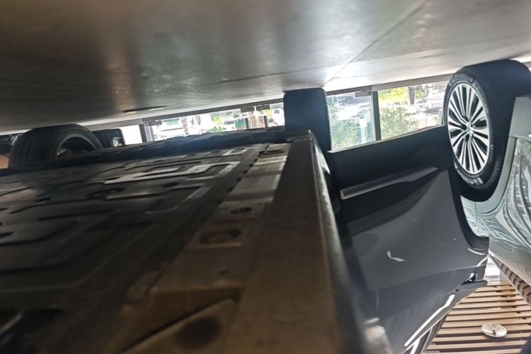 Used Nio EC6 2020 465 km Sport Edition Right Side Sill