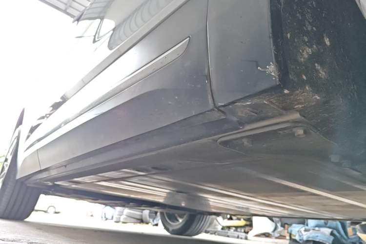 Used Nio EC6 2020 465 km Sport Edition Right Side Sill