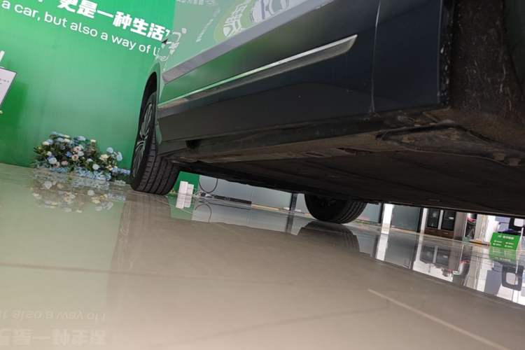 Used Nio EC6 2020 430 km Sport Version Right Side Sill