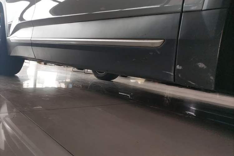 Used Nio EC6 2020 430 km Sport Version Right Side Sill