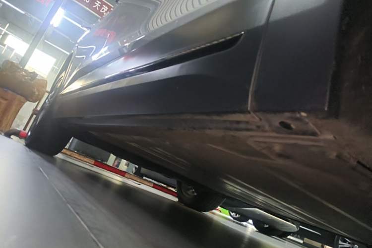 Used Nio EC6 2020 430 km Sport Version Right Side Sill