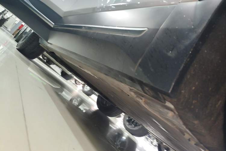 Used Nio EC6 2020 430 km Sport Version Right Side Sill