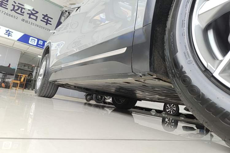 Used Nio EC6 2020 465 km Sport Edition Right Side Sill