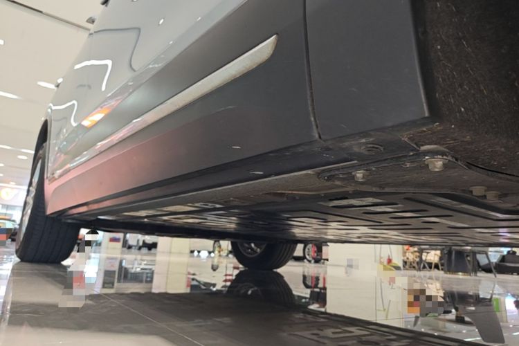 Used Nio EC6 2020 430 km Sport Version Right Side Sill