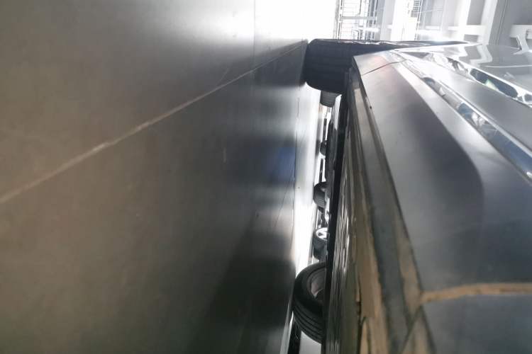 Used Nio EC6 2020 465 km Sport Edition Right Side Sill