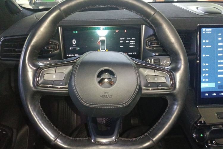 Used Nio EC6 2020 605 km Sport Edition Steering Wheel