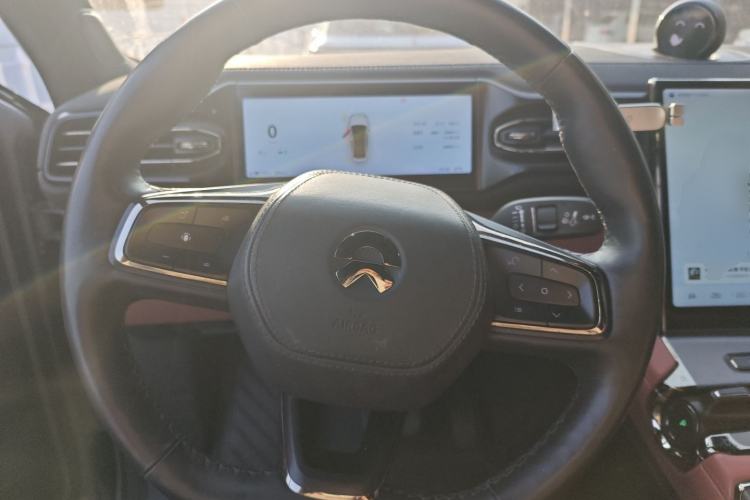 Used Nio EC6 2020 605 km Sport Edition Steering Wheel