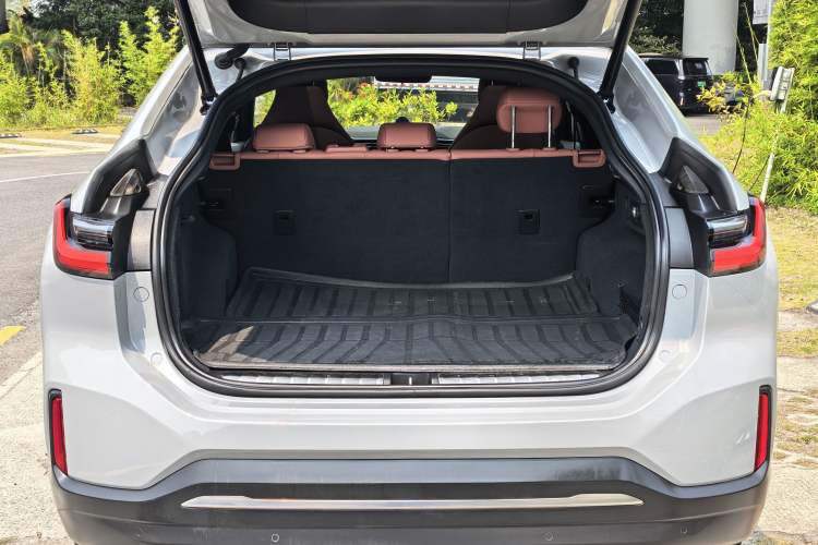 Used Nio EC6 2020 440 km Performance Version Trunk