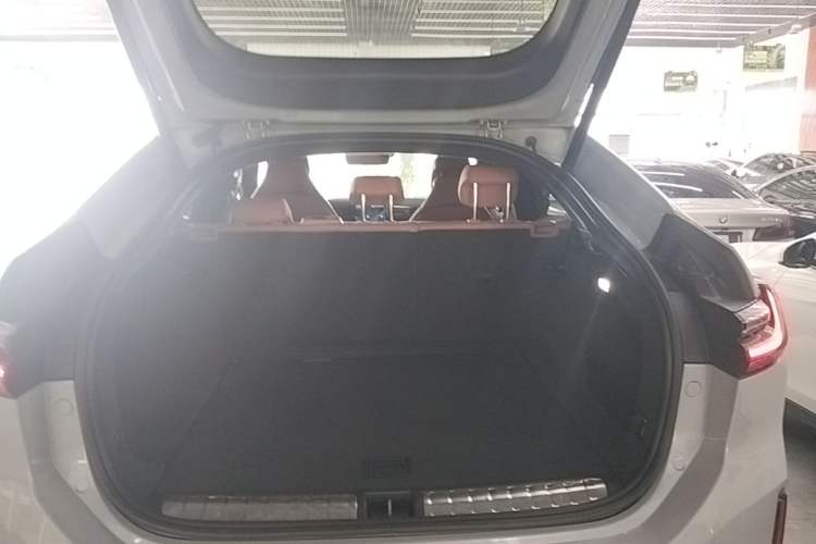 Used Nio EC6 2020 605 km Sport Edition Trunk