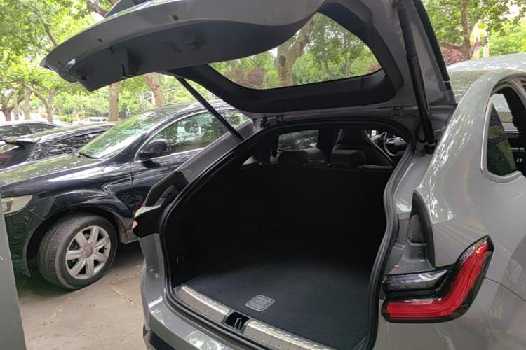Used Nio EC6 2020 605 km Sport Edition Trunk