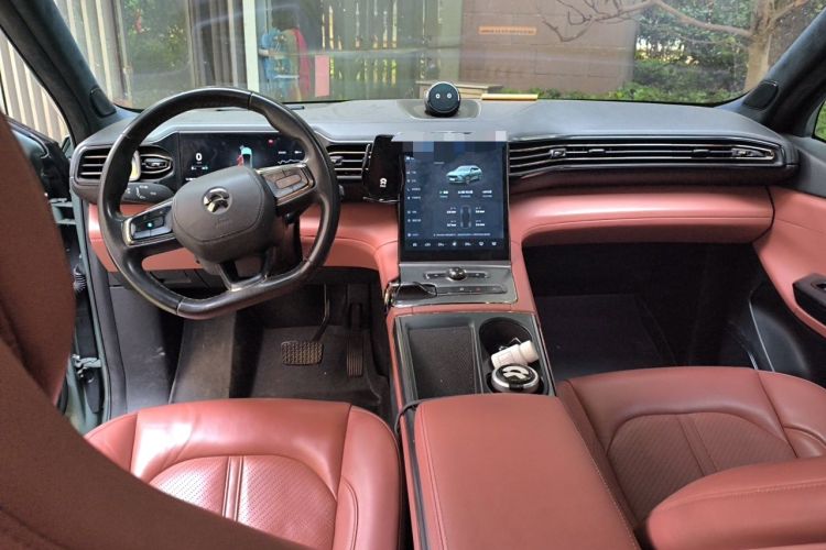 Used Nio EC6 2020 605 km Sport Edition Center Console