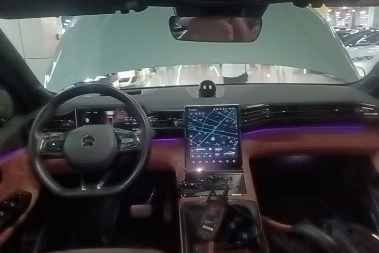 Used Nio EC6 2020 615 km Signature Edition Center Console