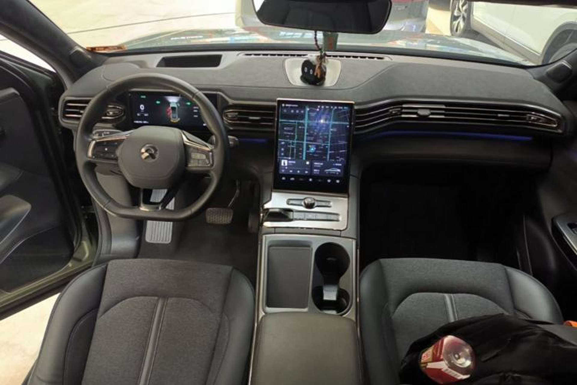 Used Nio EC6 2020 605 km Sport Edition Center Console