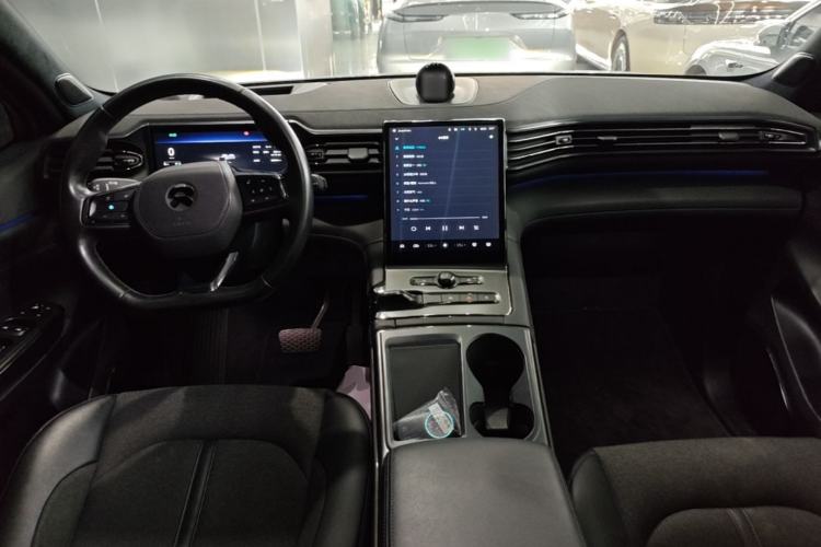 Used Nio EC6 2020 605 km Sport Edition Center Console