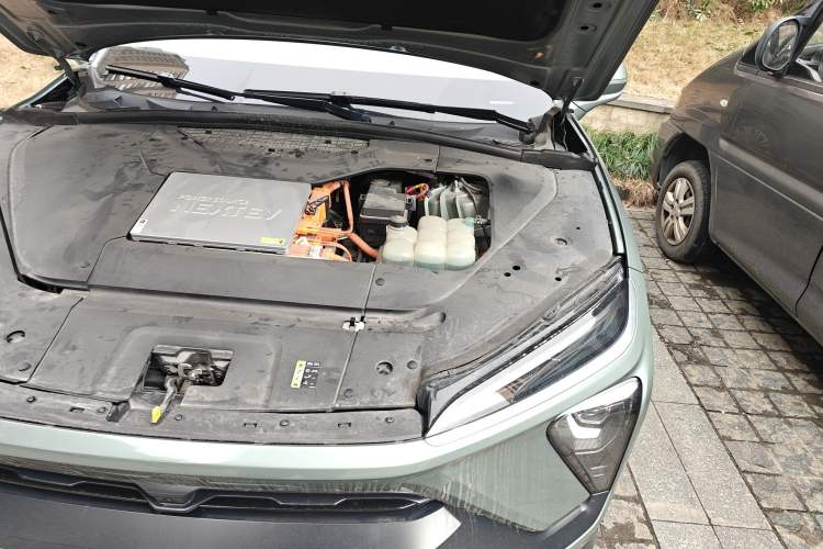 Used Nio EC6 2020 605 km Sport Edition Engine Bay Left