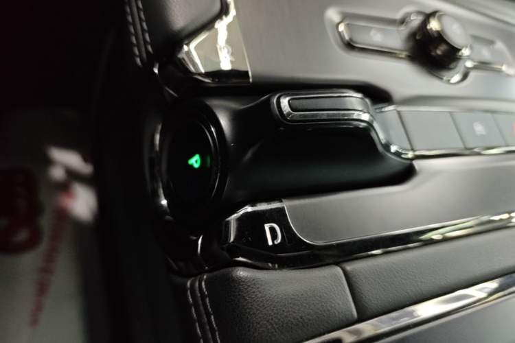 Used Nio EC6 2020 605 km Sport Edition Gear Lever