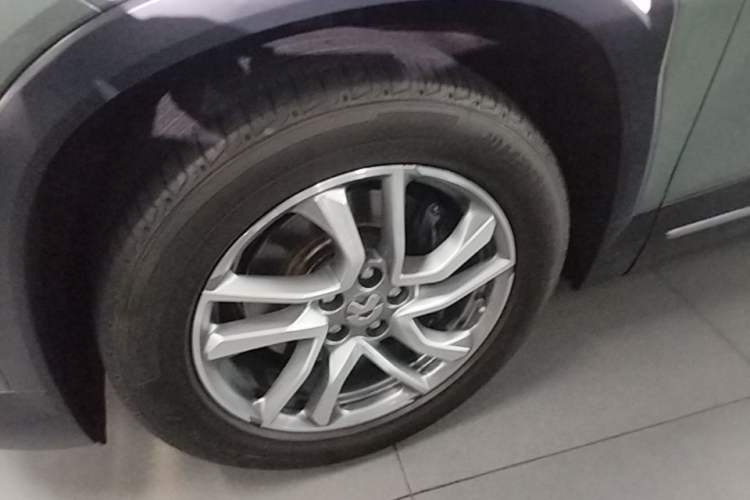 Used Nio EC6 2020 605 km Sport Edition Left Front Wheel Hub