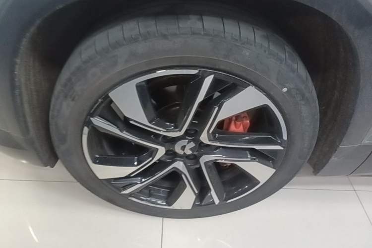 Used Nio EC6 2020 615 km Signature Edition Left Front Wheel Hub