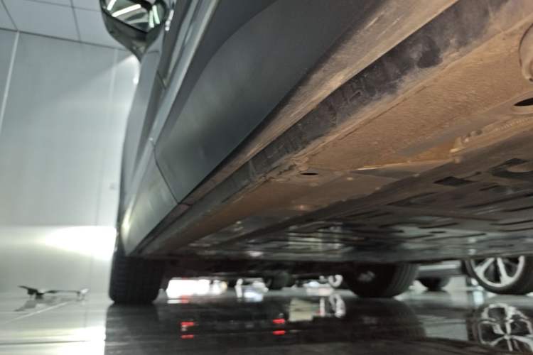 Used Nio EC6 2020 605 km Sport Edition Left Side Sill