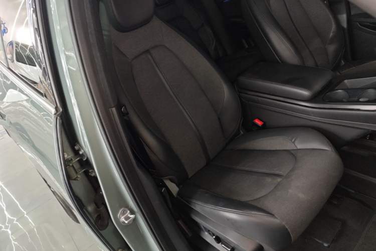 Used Nio EC6 2020 605 km Sport Edition Right Front Seat