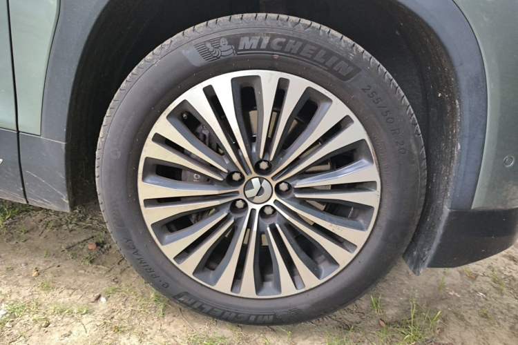 Used Nio EC6 2020 605 km Sport Edition Right Front Wheel Hub