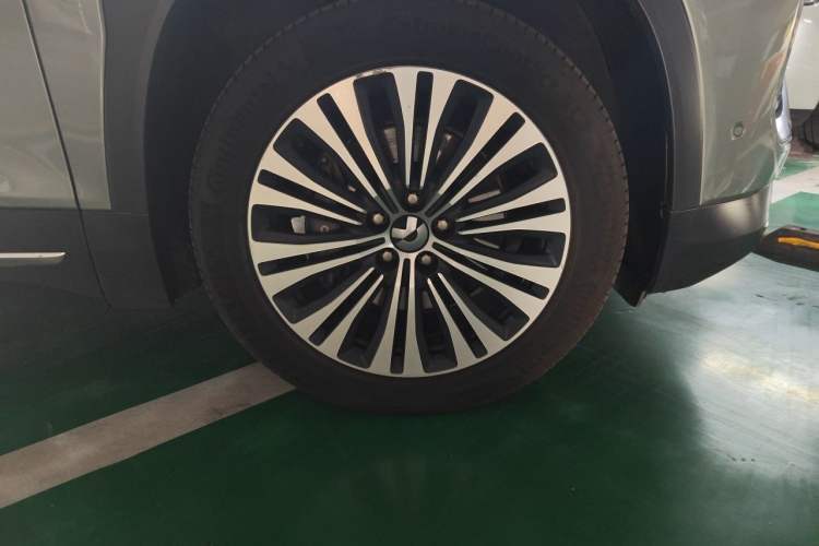 Used Nio EC6 2020 615 km Performance Edition Right Front Wheel Hub