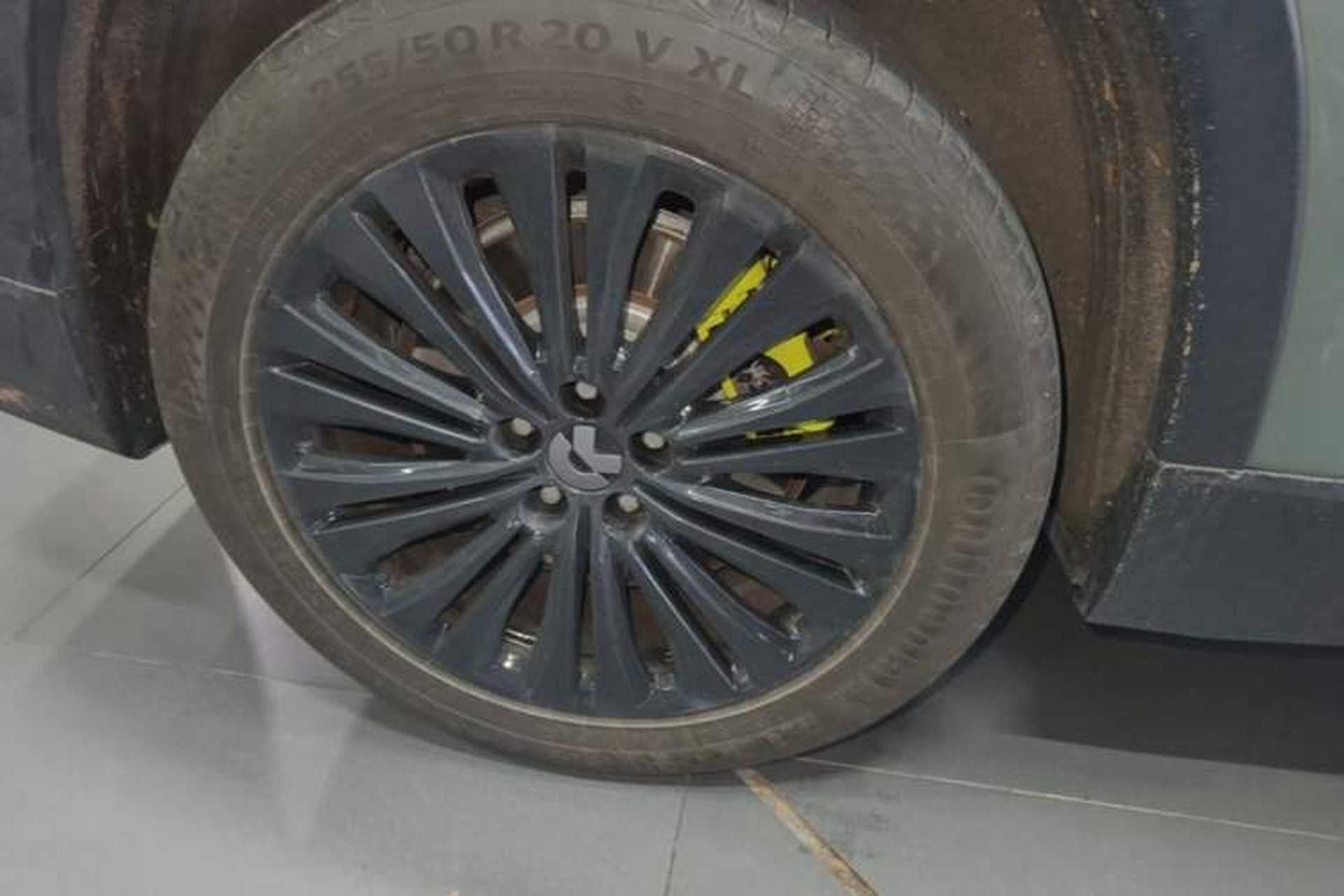 Used Nio EC6 2020 615 km Performance Edition Right Rear Wheel Hub