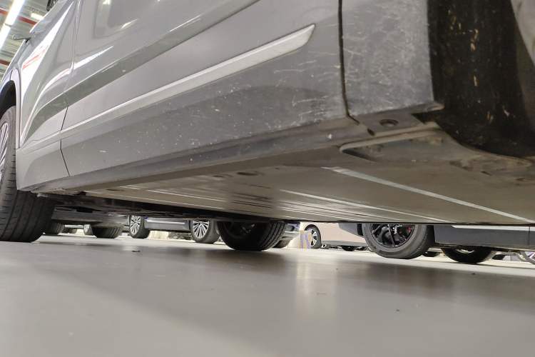 Used Nio EC6 2020 430 km Sport Version Right Side Sill