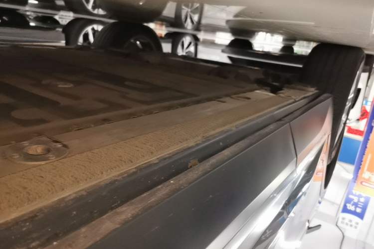 Used Nio EC6 2020 605 km Sport Edition Right Side Sill