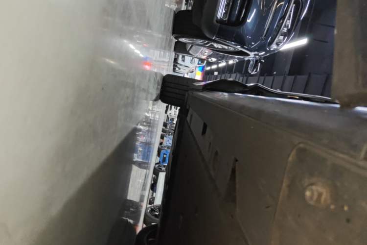 Used Nio EC6 2020 615 km Performance Edition Right Side Sill