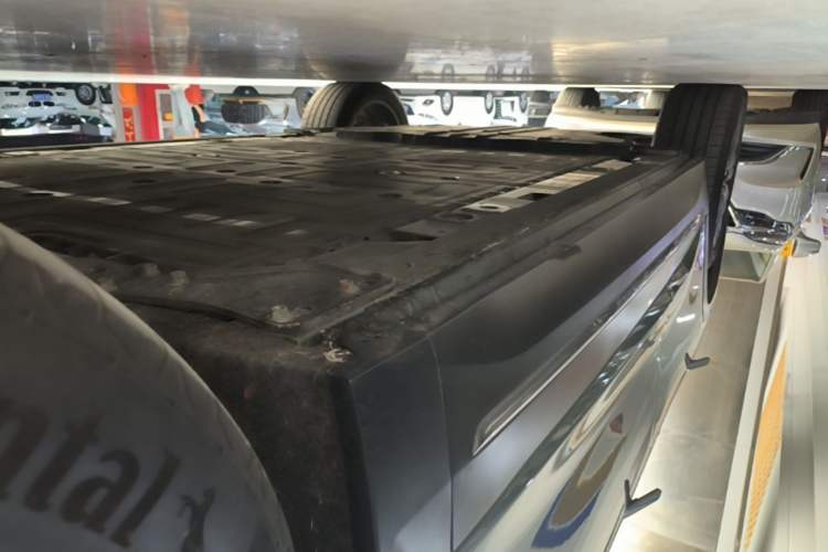 Used Nio EC6 2020 605 km Sport Edition Right Side Sill