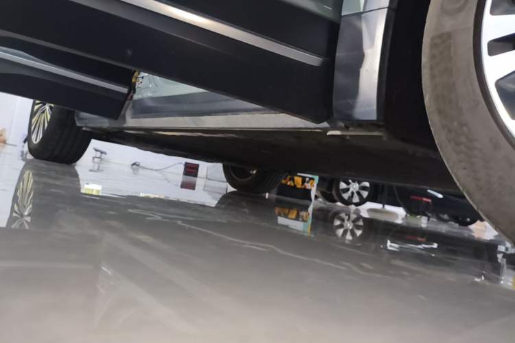 Used Nio EC6 2020 615 km Performance Edition Right Side Sill
