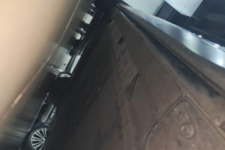Used Nio EC6 2020 605 km Sport Edition Right Side Sill