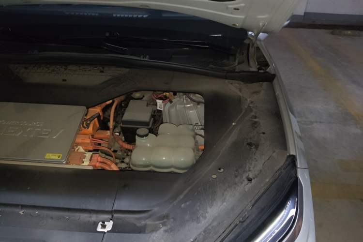 Used Nio EC6 2020 605 km Sport Edition Engine Bay Left