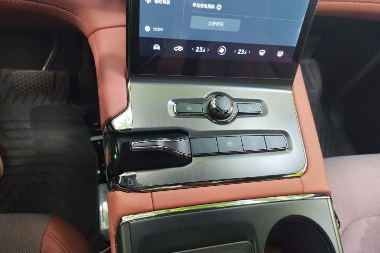 Used Nio EC6 2020 615 km Signature Edition Gear Lever