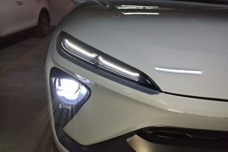 Used Nio EC6 2020 605 km Sport Edition Right Front Headlight