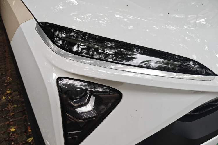 Used Nio EC6 2020 605 km Sport Edition Right Front Headlight