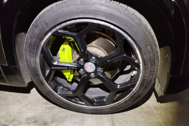 Used Nio EC6 2020 605 km Sport Edition Right Front Wheel Hub