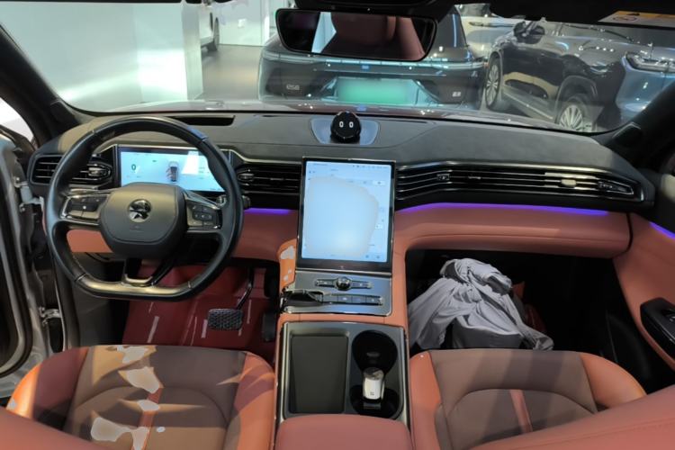 Used Nio EC6 2020 605 km Sport Edition Center Console
