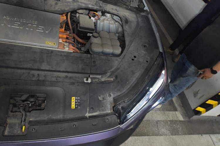 Used Nio EC6 2020 440 km Performance Version Engine Bay Left