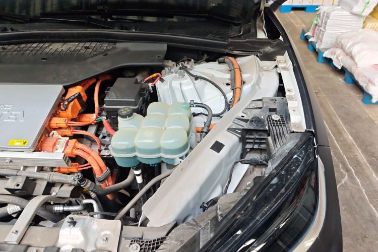 Used Nio EC6 2020 465 km Sport Edition Engine Bay Left