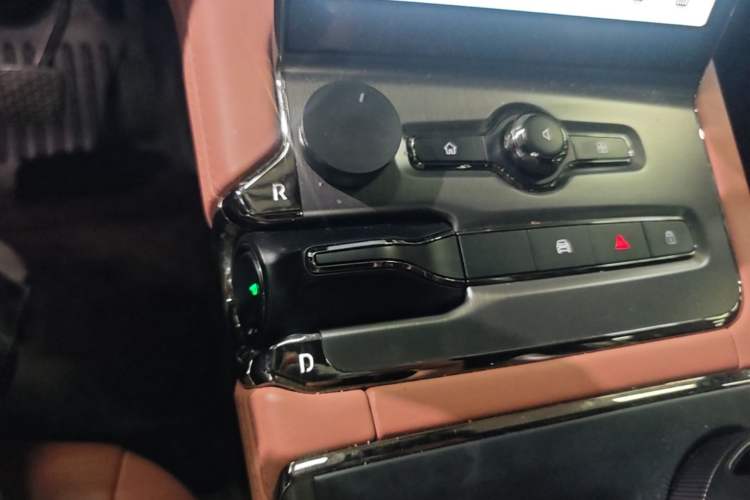 Used Nio EC6 2020 430 km Sport Version Gear Lever