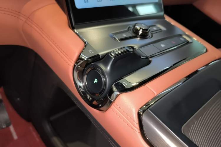 Used Nio EC6 2020 605 km Sport Edition Gear Lever