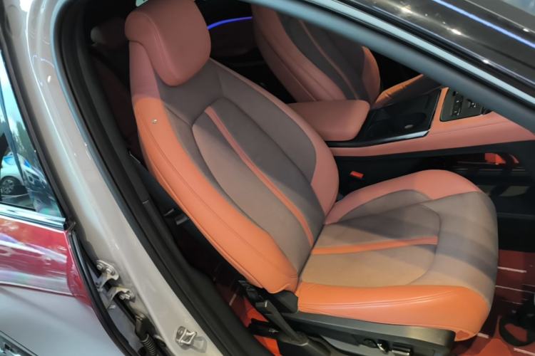 Used Nio EC6 2020 605 km Sport Edition Right Front Seat