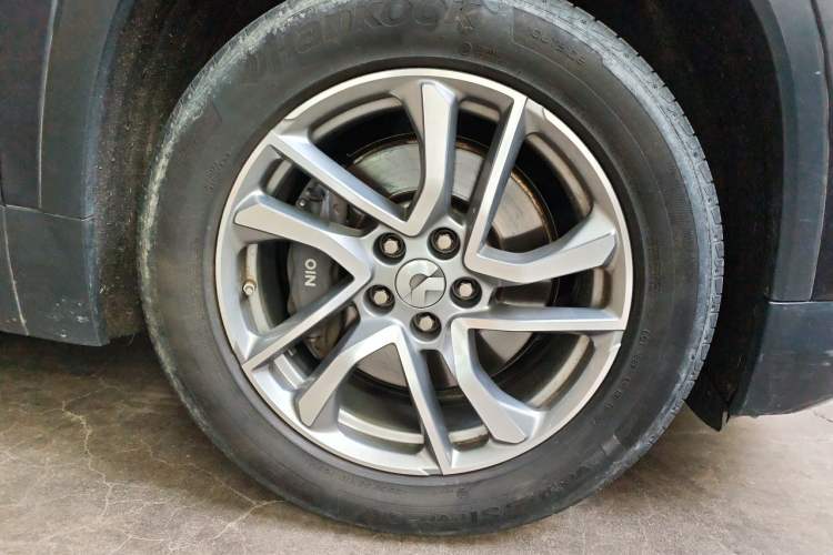 Used Nio EC6 2020 465 km Sport Edition Right Front Wheel Hub