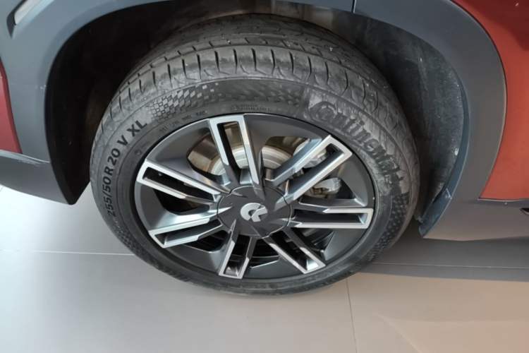 Used Nio EC6 2020 605 km Sport Edition Right Rear Wheel Hub