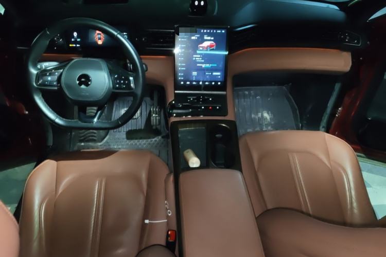 Used Nio EC6 2020 615 km Signature Edition Center Console