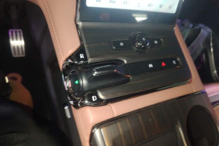 Used Nio EC6 2020 430 km Sport Version Gear Lever