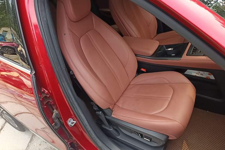 Used Nio EC6 2020 615 km Performance Edition Right Front Seat